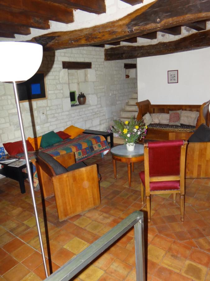 Gite Du Manoir Des Roches Saires Esterno foto
