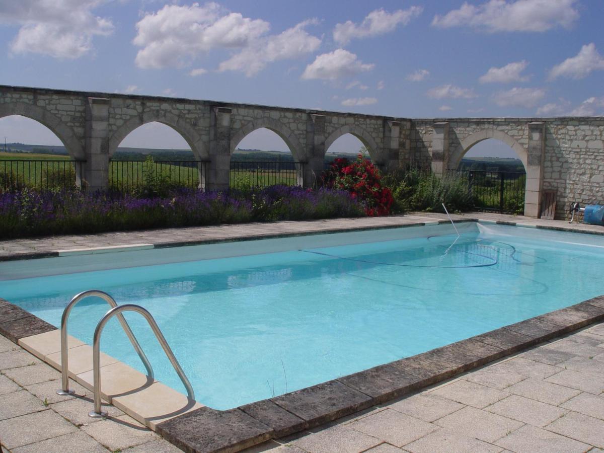Gite Du Manoir Des Roches Saires Esterno foto
